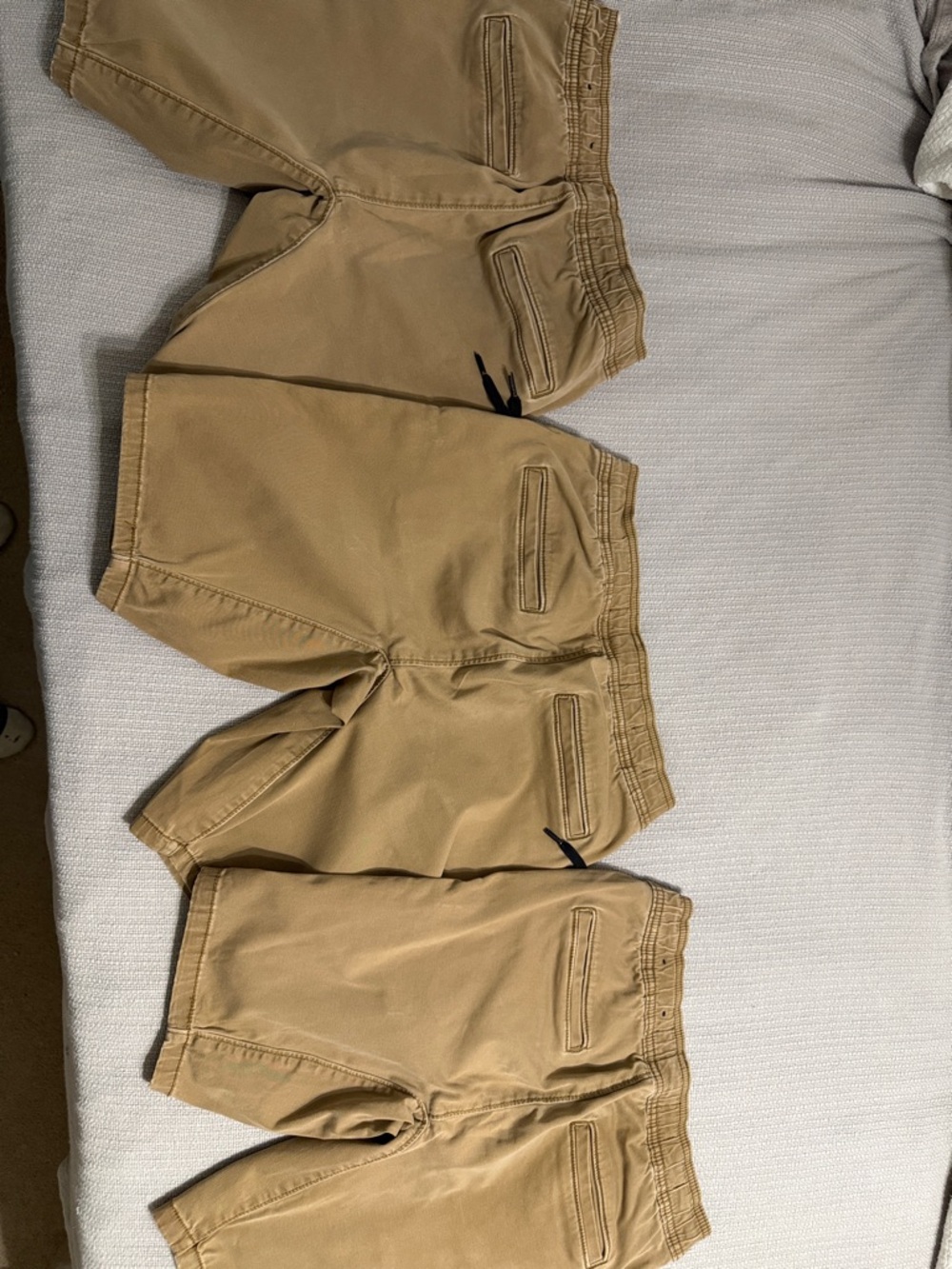 Hollister Men’s Drawstring Chino Shorts in Khaki & Stone - Picture 16 of 16